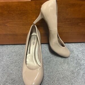Comfort Plus by Predictions Women's Beige Heels